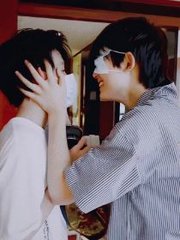 深入了解 厨房Play香蕉黄瓜嗯啊润滑